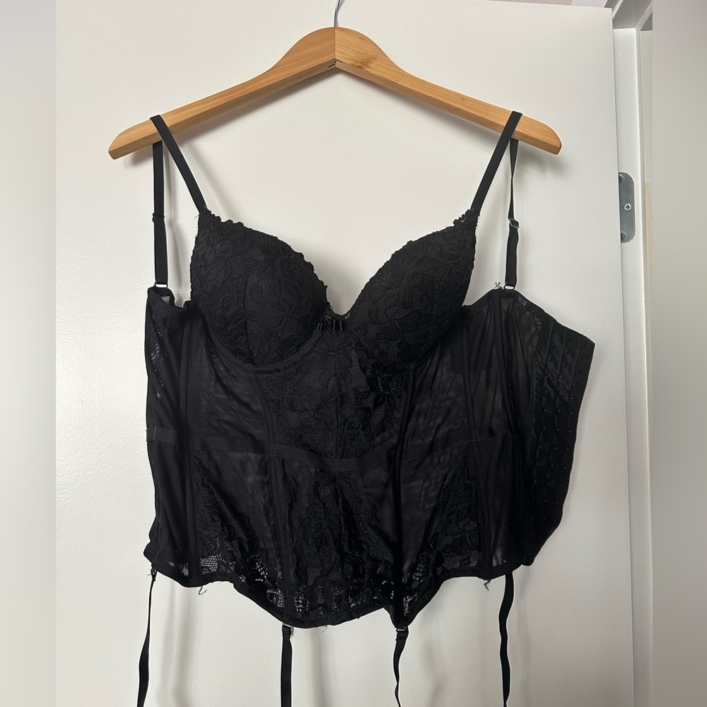 Elegant Black Lace Bustier